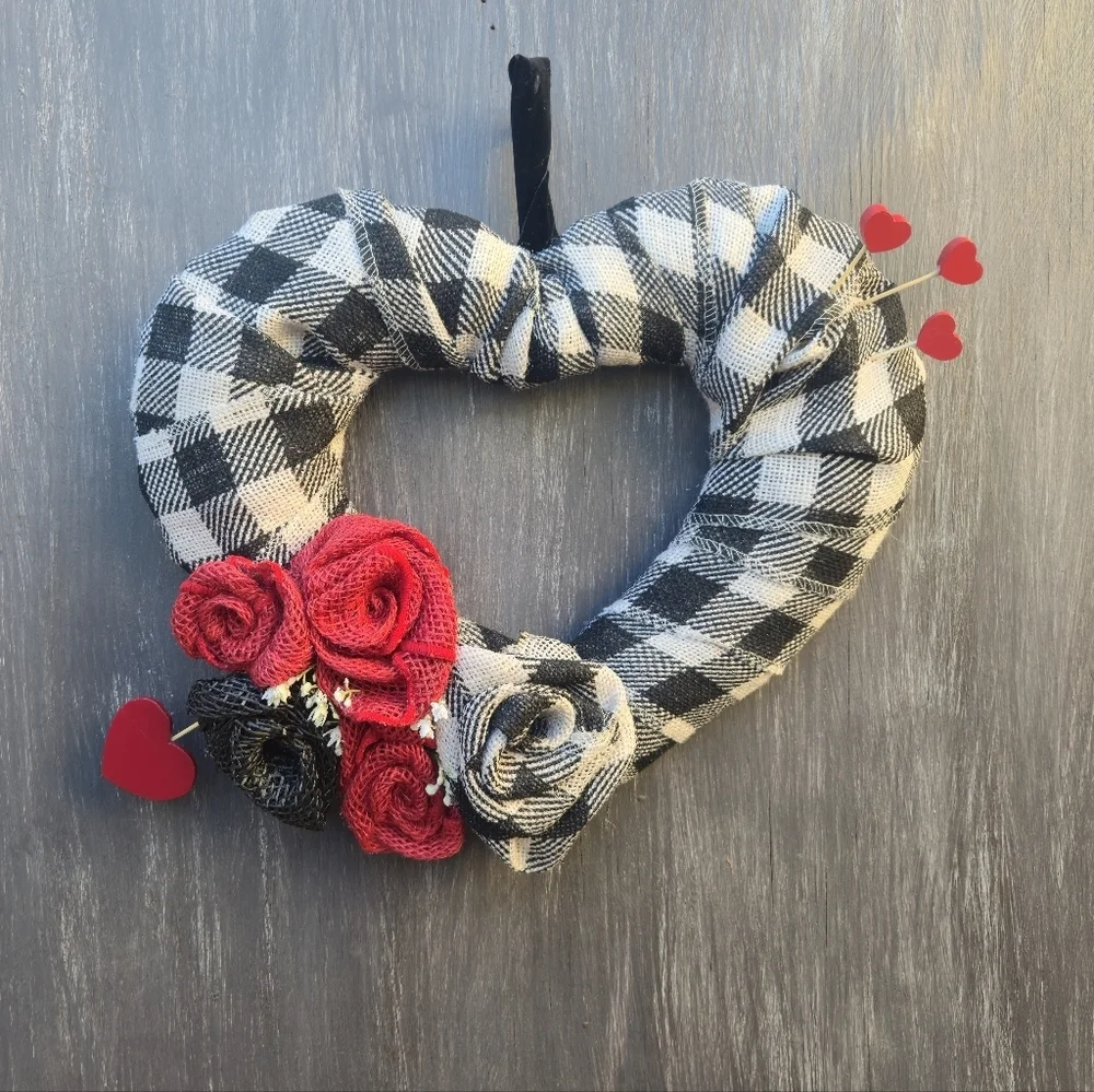 Handmade Heart-shaped Valentine's Day Wreath with black and white buffalo plaid